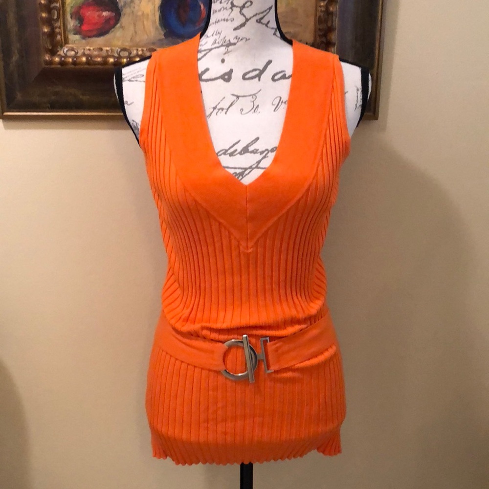 Tracy M. Ribbed stretch knit sleeveless v-neck wide attached low belt tunic top